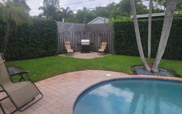 Shangri-la 3 Bedroom Home by RedAwning