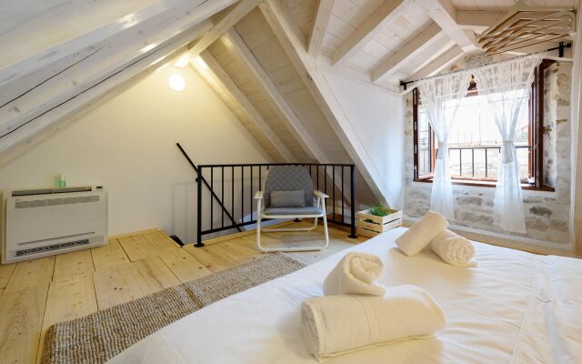 Apartments & Rooms Tiramola