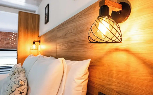 Central Suites by H&R