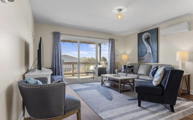 The Salty Pelican 2 Bedroom Townhouse by RedAwning