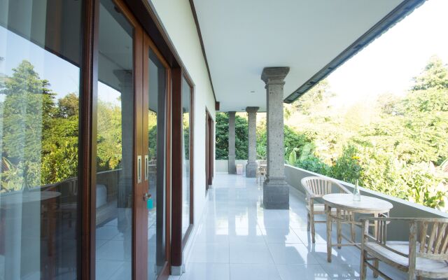 Akusara Guest House