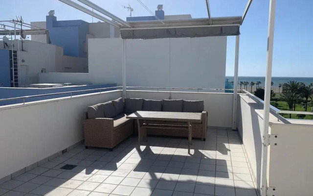 Beautiful 2 Bedroom Penthouse