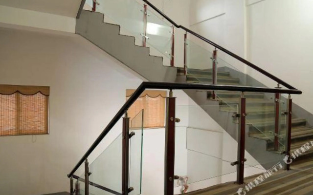 Junyi Hotel (Huangshan Tunxi Old Street)