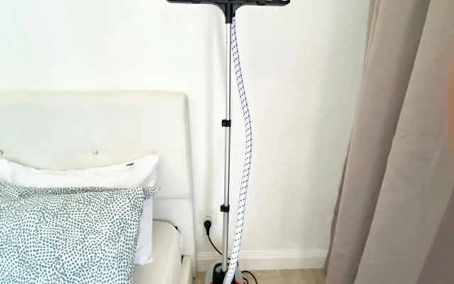 Crown8 Suite (Sunrise & City View)@Empire City