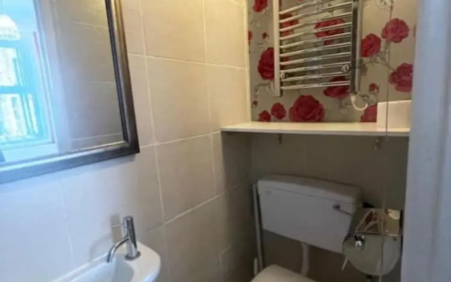 OYO The Lodge Bournemouth