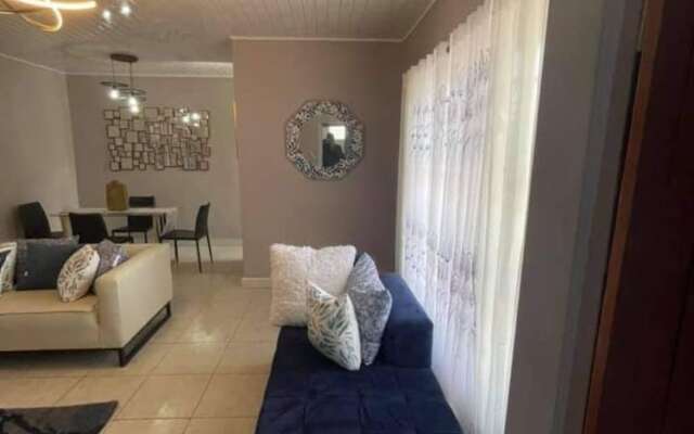 Spacious 2 Bedroomed Semi-detached Fully Furnished Apartment Num01