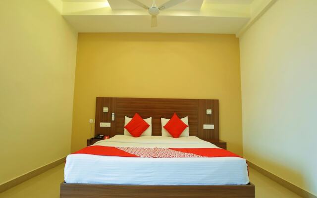 OYO 12762 Citywalk Residency