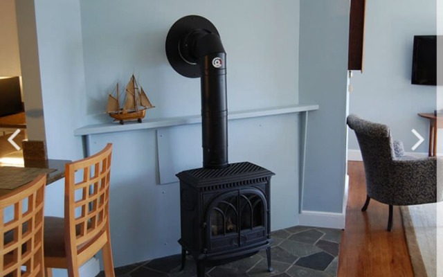 Dockside Guest Quarters & Restaurant