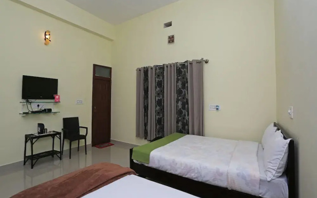 OYO 9263 Home Breezy 2BHK Raja's Seat