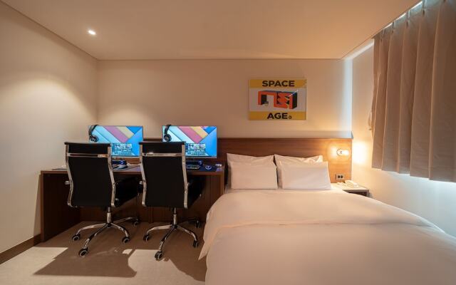 Time Terminal Hotel Daejeon 1st by Aank