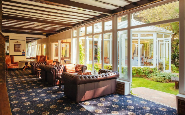 The Yenton Hotel