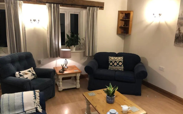 Wagon House, Bookham Court