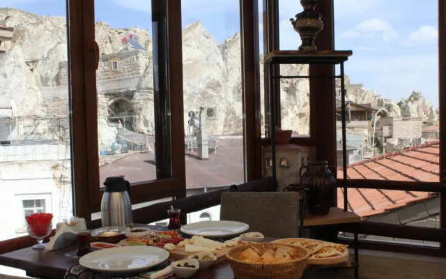 La Di̇as Cave Cappadoci̇a
