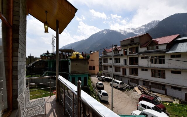 OYO 13356 Himachal Heights