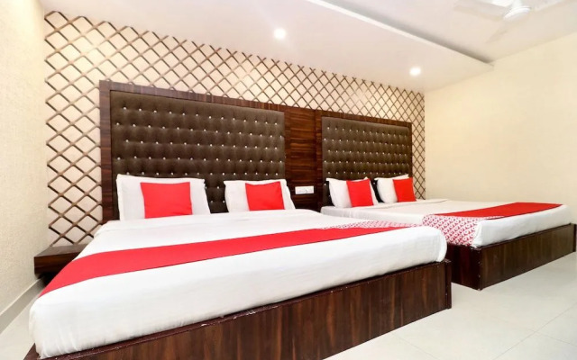 Oyo 22579 Azaad Lifestyle