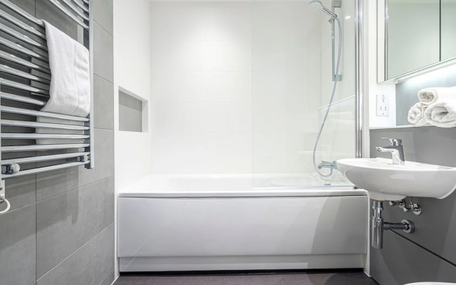 Modern Flat Near City Centre