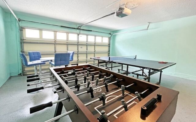 Lakeside Sunset 3 Bedroom by RedAwning