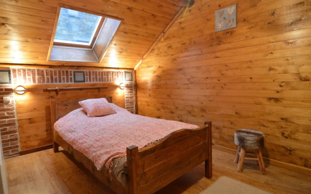 Spacious holkiday home in Mettet with large garden
