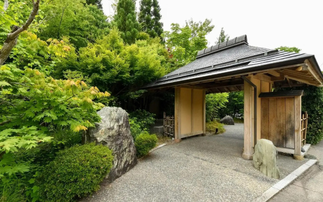 Yamanaka Onsen Kuriya Yasohachi