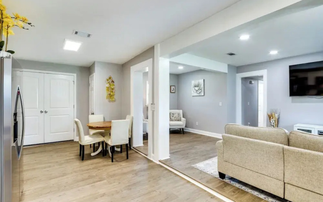 Pensacola Vacation Rental ~ 5 Mi to Beach!