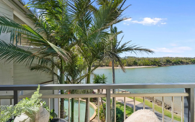 Sunrise Cove Holiday Apartments