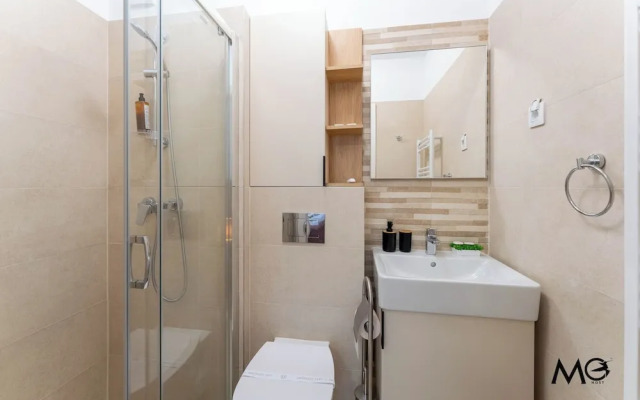 MoHost Sabina - Luxury with Balcony
