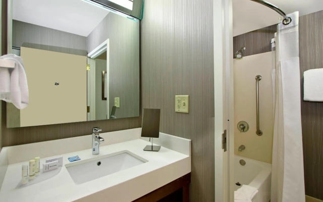 Courtyard by Marriott Oakland Downtown