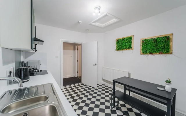 Deluxe Studio Apartments