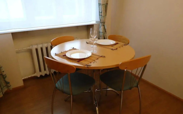 Romeo Family Apartments