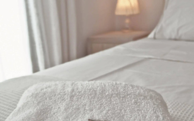 White Tinos Luxury Suites