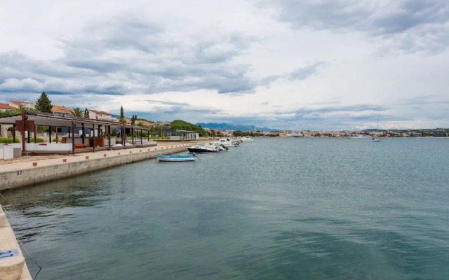 Charming Apartment in Novalja near Zrče Beach