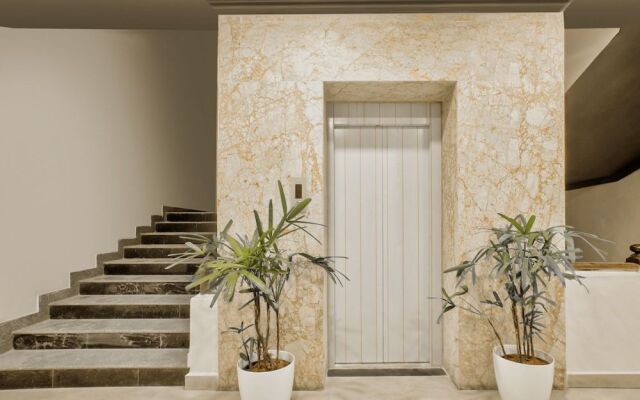 OYO Townhouse 430 Everest Hotel