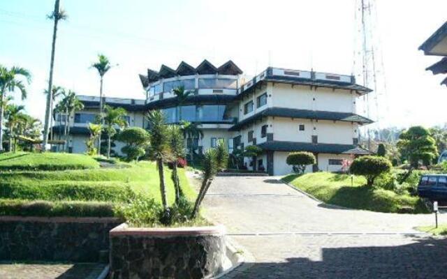 Parkside Nuansa Maninjau Resort