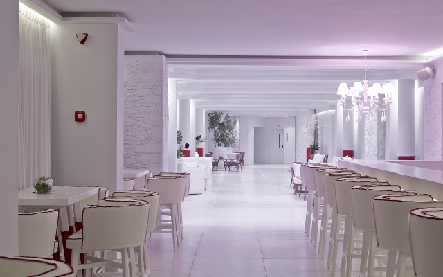 Dimitra Beach Hotel & Suites