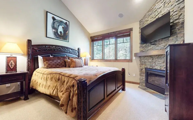 Woodwinds #1303 4 Bedroom Condo by RedAwning