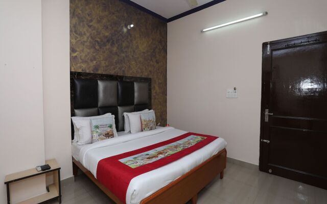 OYO 10347 Hotel Deepak