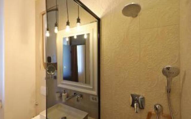 Dalmatian Pearls Deluxe Rooms