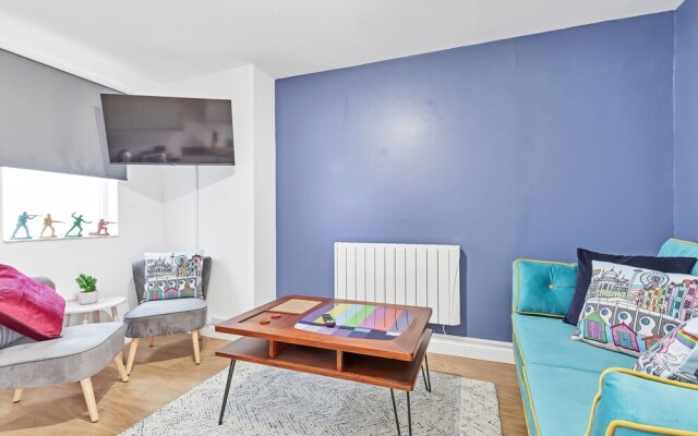 Right On : Bright On Apartment 1A | By My Getaways