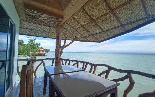 RedDoorz Plus @ Costa Roca Balamban