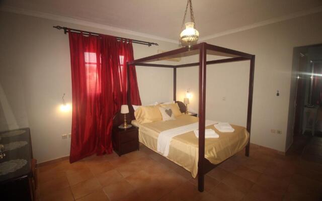 Private Villa AKOBARA, 2km from city center