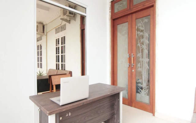 OYO 94101 Ratha Guest House Syariah