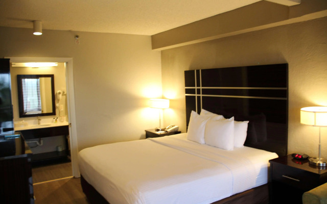 Boca Suites Deerfield Beach, SureStay Collection by BW