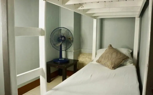 E Transient - Hostel