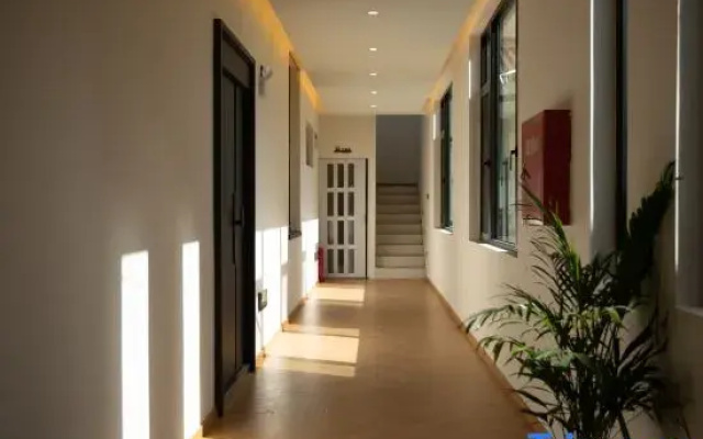 Qiuyue S Bay Light Luxury Homestay