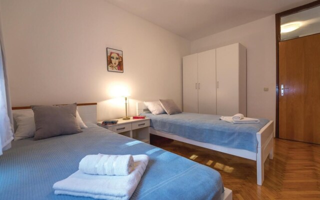 Stunning Home in Ploce With Wifi and 2 Bedrooms