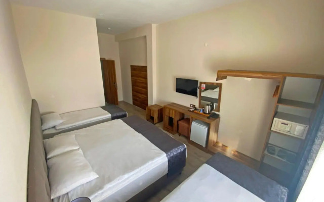 Zumrut Palas Hotel