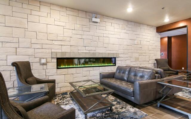 Cobblestone Inn & Suites at UW Stout Downtown Menomonie