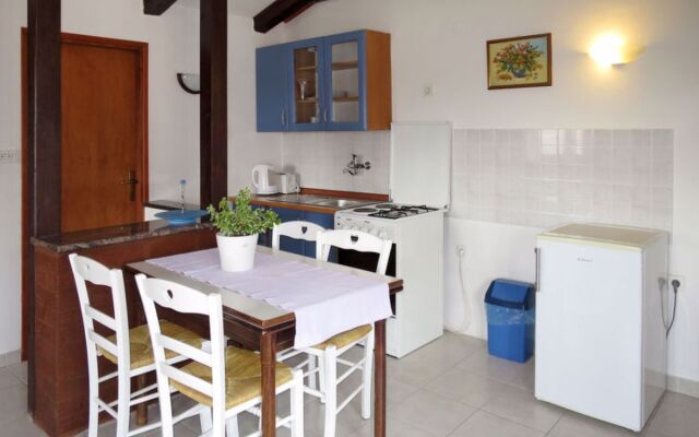 Apartment Lukeni Vinjerac 32818