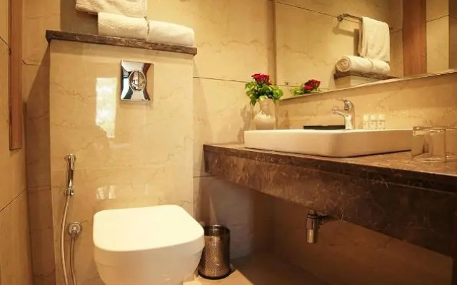 TreeHouse London Street Amritsar