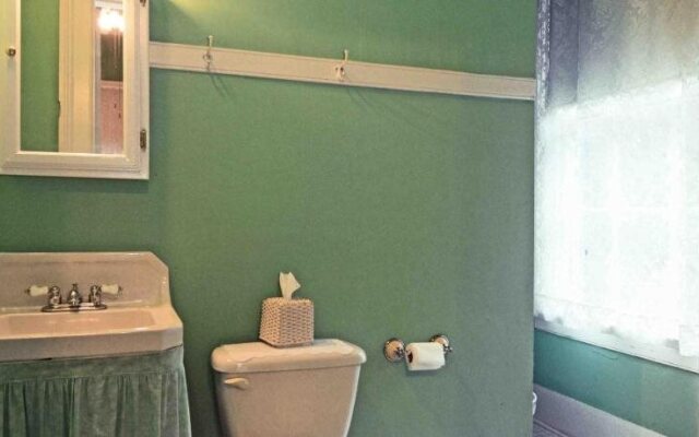 1872 John Denham House Bed and Breakfast